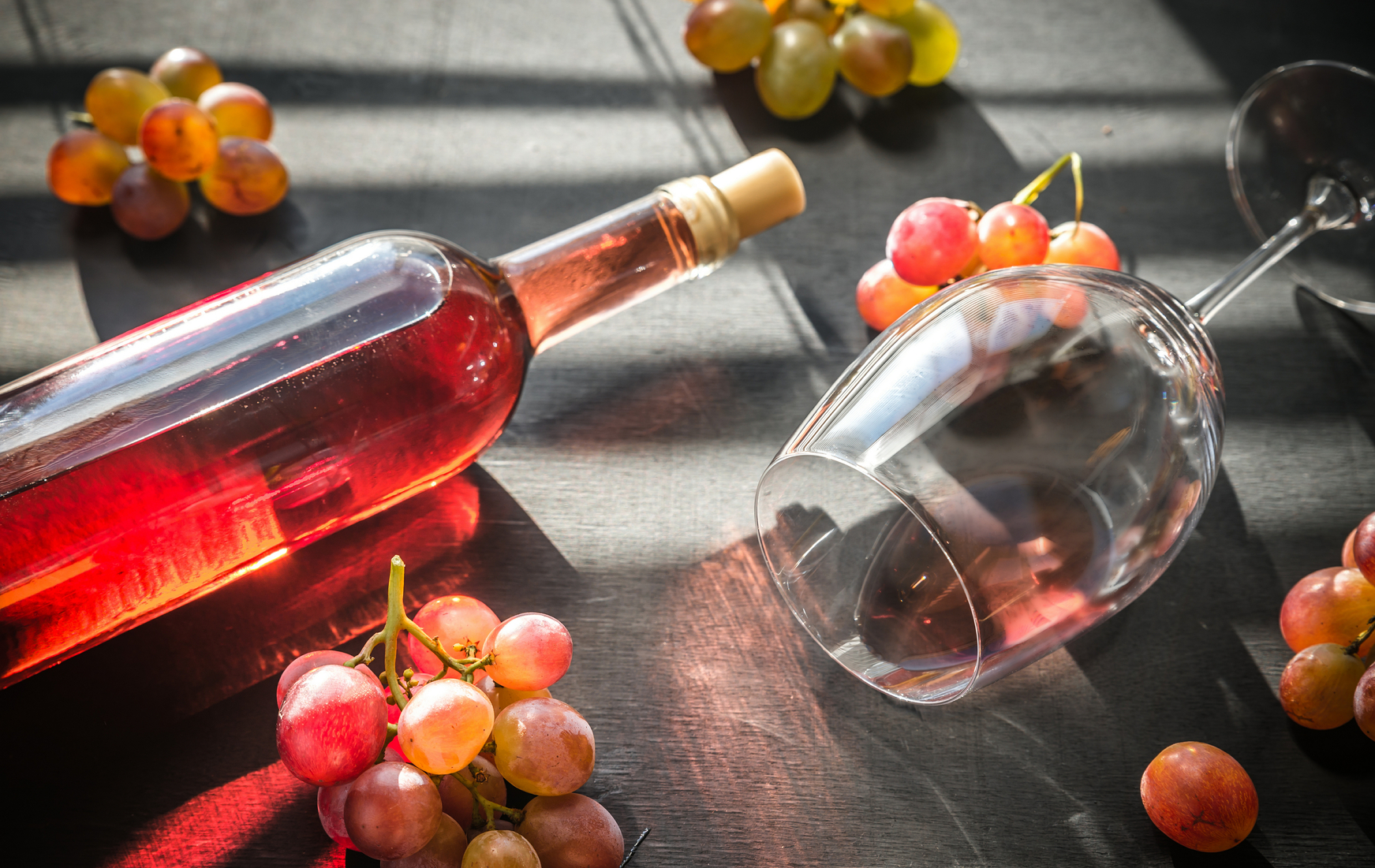 Two Glasses Of Rose Wine Stock Photo - Download Image Now - Rosé Wine, Wine,  Rose Colored - iStock
