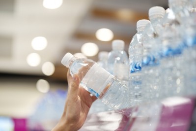 A significant portion of Southeast Asians are reluctant to drink water despite its benefits. This shift is reflected in a decline in water product launches from 2019 to 2023. © Getty Images